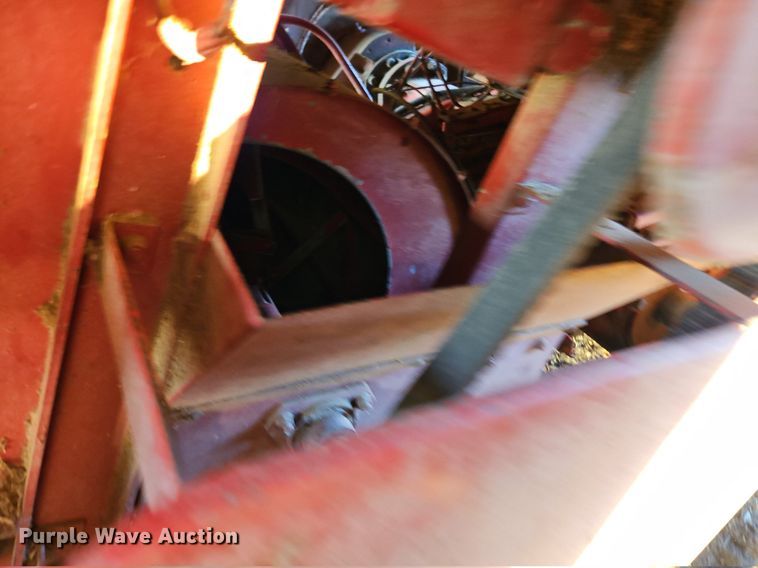 image for item DN7097 1988 Case IH 1660 Axial-Flow  RWA combine