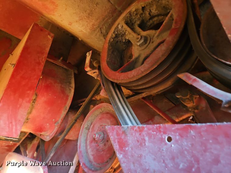 image for item DN7097 1988 Case IH 1660 Axial-Flow  RWA combine