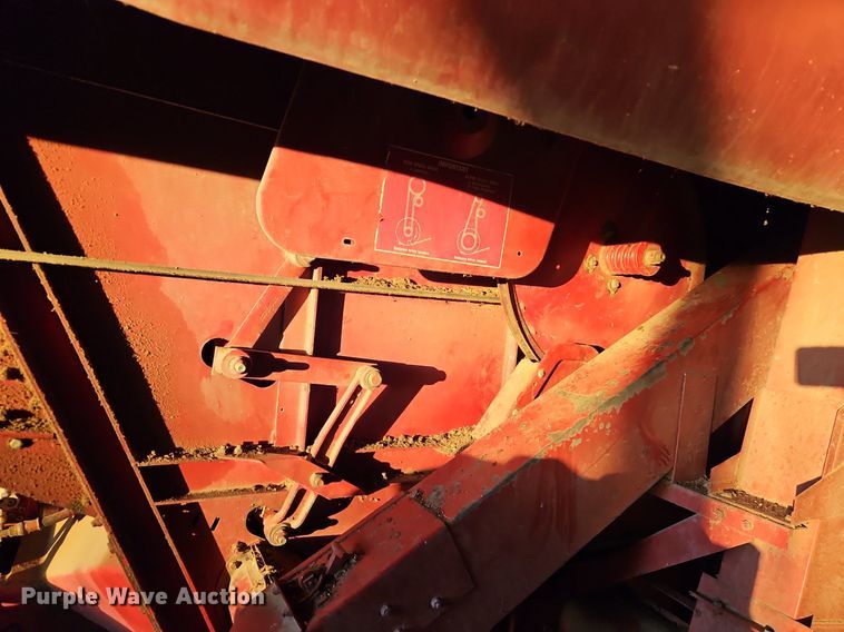 image for item DN7097 1988 Case IH 1660 Axial-Flow  RWA combine