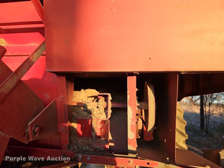 image for item DN7097 1988 Case IH 1660 Axial-Flow  RWA combine