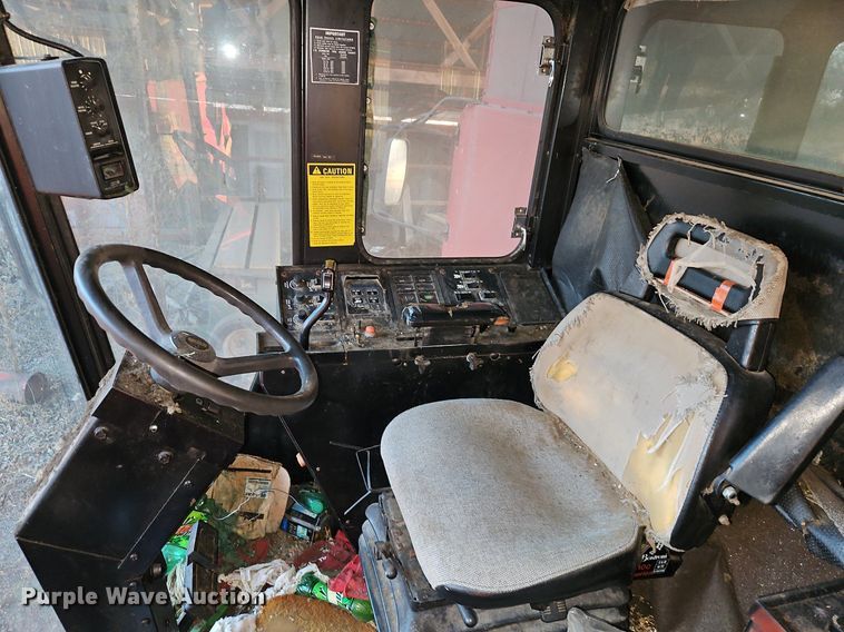 image for item DN7097 1988 Case IH 1660 Axial-Flow  RWA combine