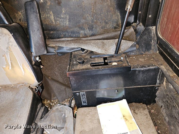 image for item DN7097 1988 Case IH 1660 Axial-Flow  RWA combine