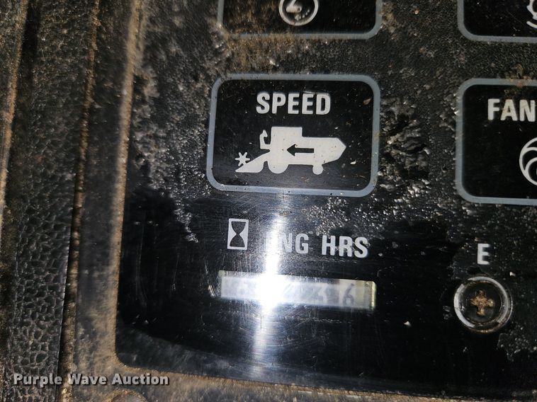 image for item DN7097 1988 Case IH 1660 Axial-Flow  RWA combine