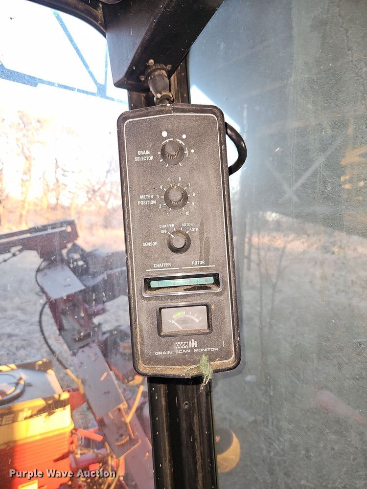 image for item DN7097 1988 Case IH 1660 Axial-Flow  RWA combine