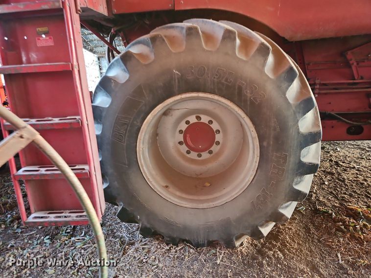 image for item DN7097 1988 Case IH 1660 Axial-Flow  RWA combine