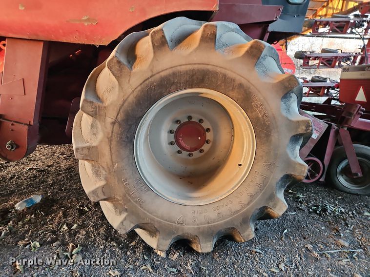 image for item DN7097 1988 Case IH 1660 Axial-Flow  RWA combine
