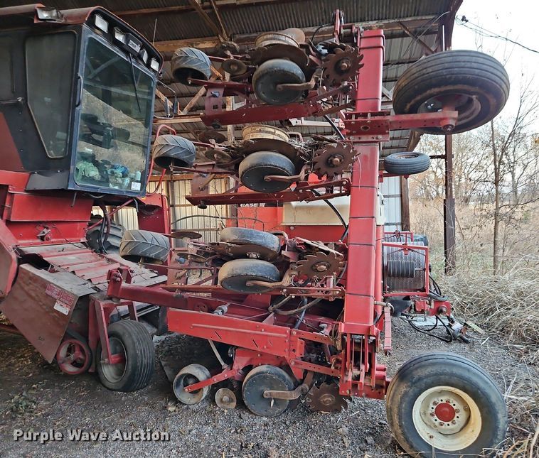 image for item DN7098 Case IH 955  planter