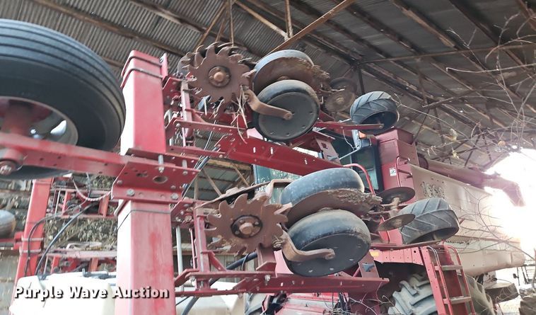 image for item DN7098 Case IH 955  planter