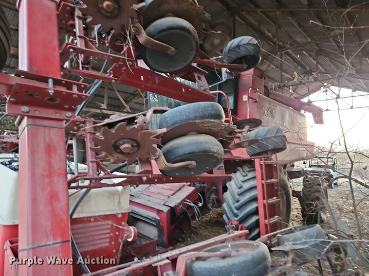 image for item DN7098 Case IH 955  planter