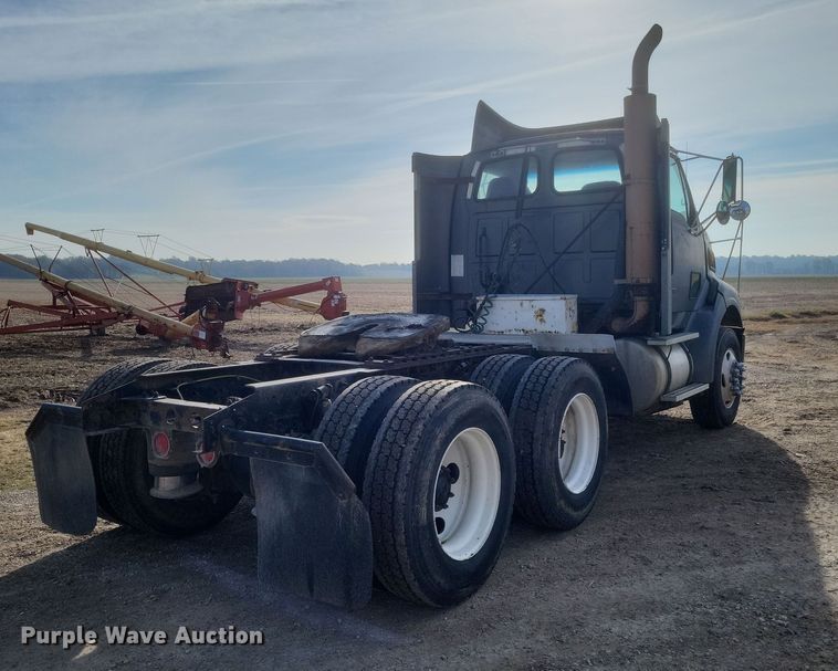 image for item DO4720 2001 Sterling  semi truck