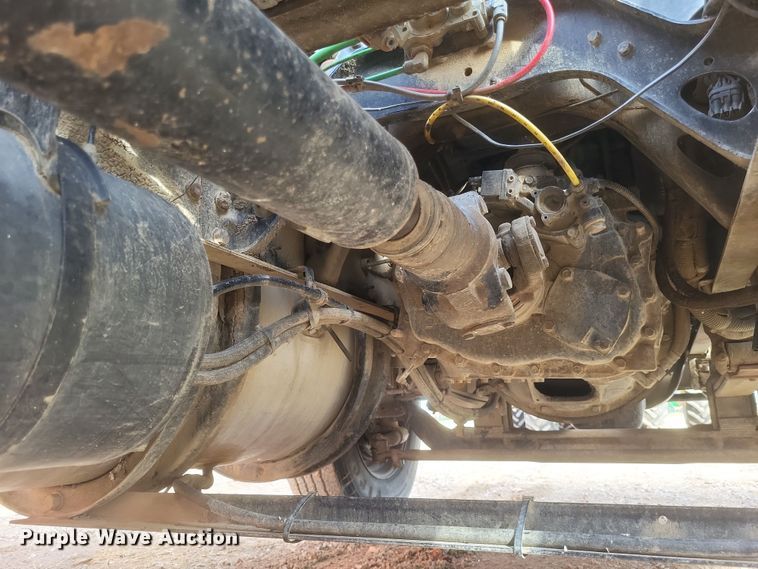 image for item DO4720 2001 Sterling  semi truck