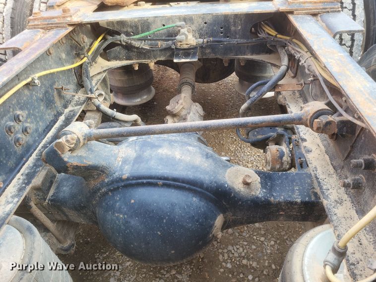 image for item DO4720 2001 Sterling  semi truck