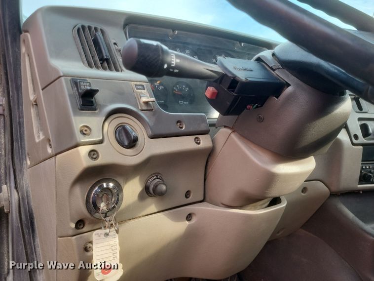 image for item DO4720 2001 Sterling  semi truck