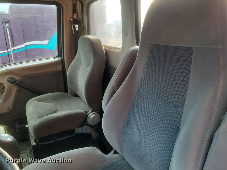 image for item DO4720 2001 Sterling  semi truck