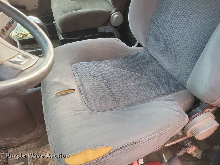 image for item DO4720 2001 Sterling  semi truck