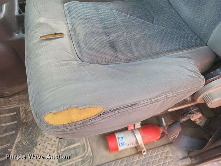 image for item DO4720 2001 Sterling  semi truck