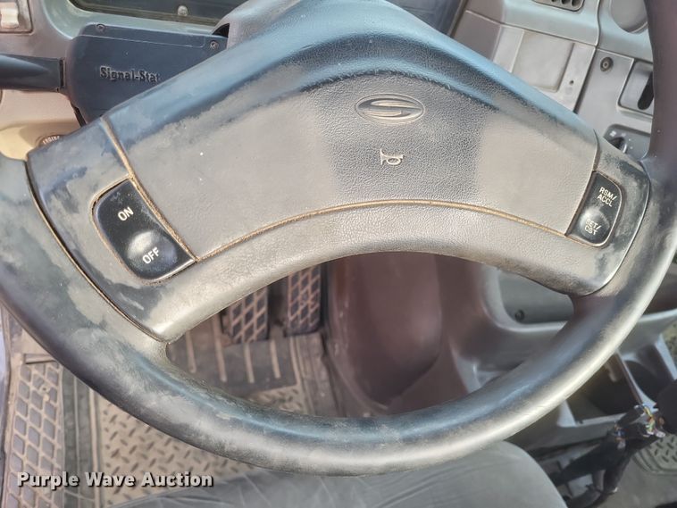 image for item DO4720 2001 Sterling  semi truck