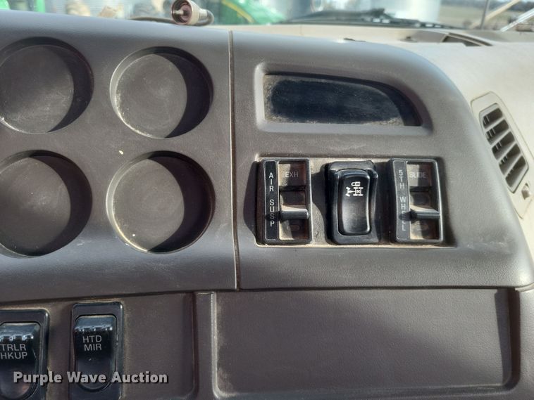 image for item DO4720 2001 Sterling  semi truck