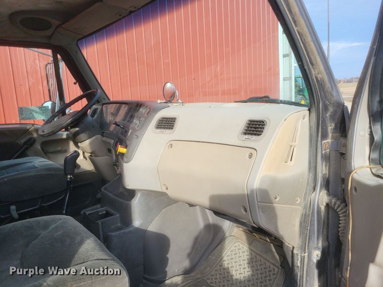 image for item DO4720 2001 Sterling  semi truck