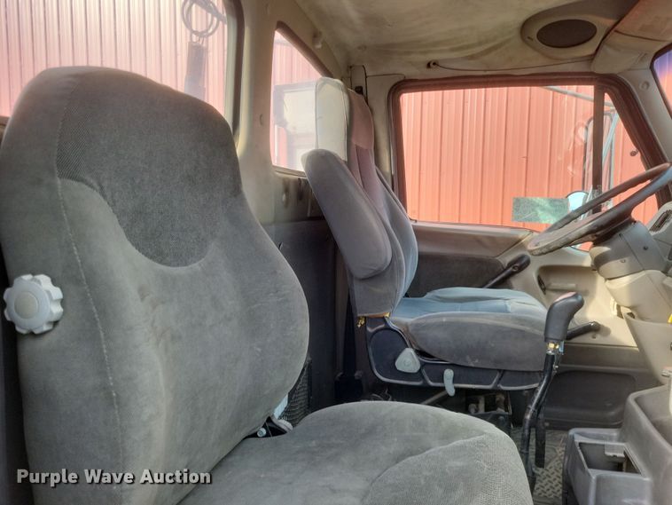 image for item DO4720 2001 Sterling  semi truck