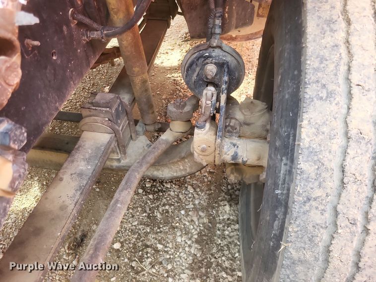 image for item DO4720 2001 Sterling  semi truck