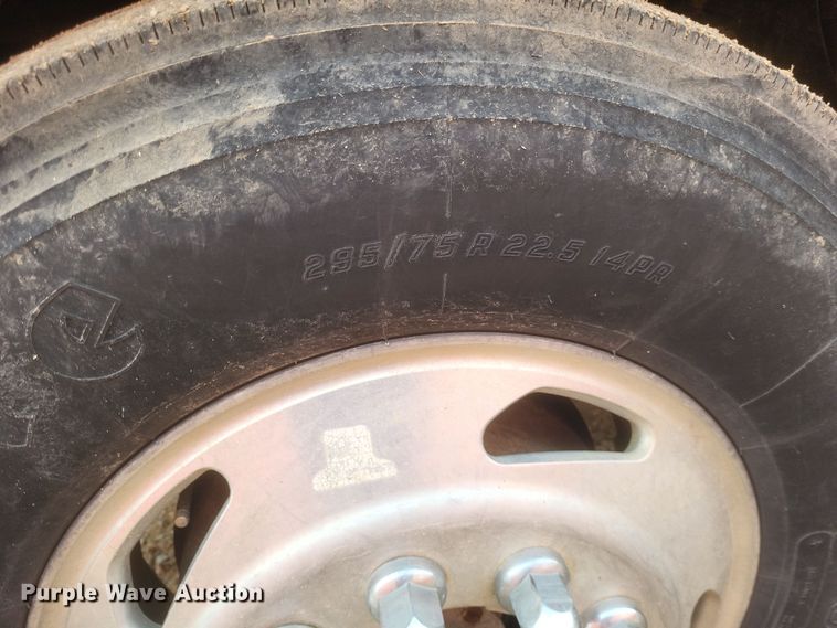 image for item DO4720 2001 Sterling  semi truck