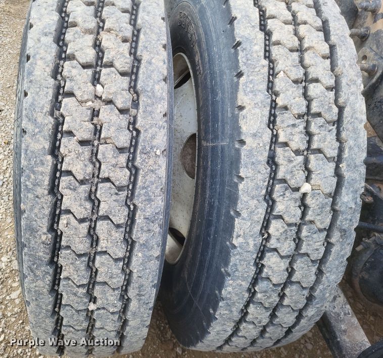 image for item DO4720 2001 Sterling  semi truck