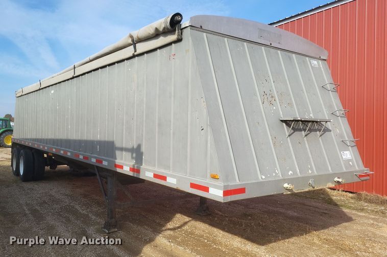 image for item DO4721 2002 Field Master  grain trailer