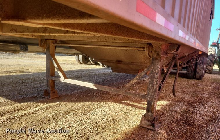 image for item DO4721 2002 Field Master  grain trailer