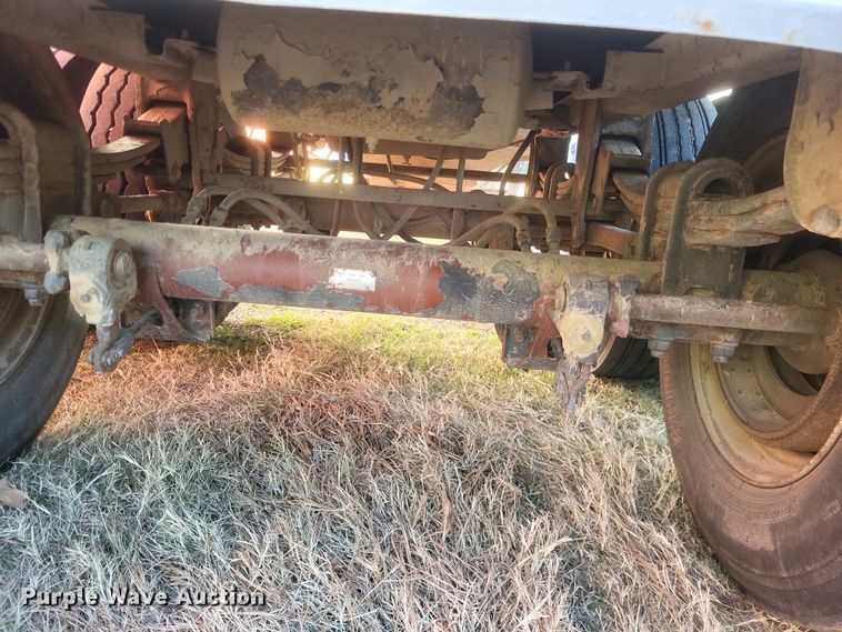 image for item DO4721 2002 Field Master  grain trailer