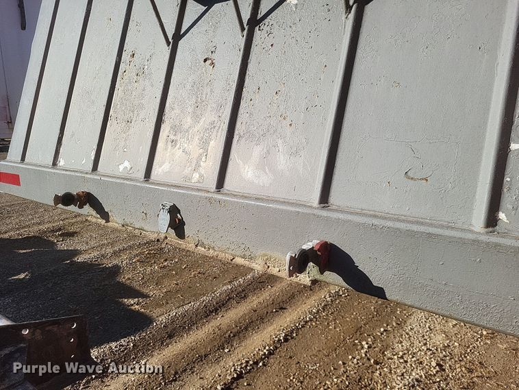 image for item DO4721 2002 Field Master  grain trailer