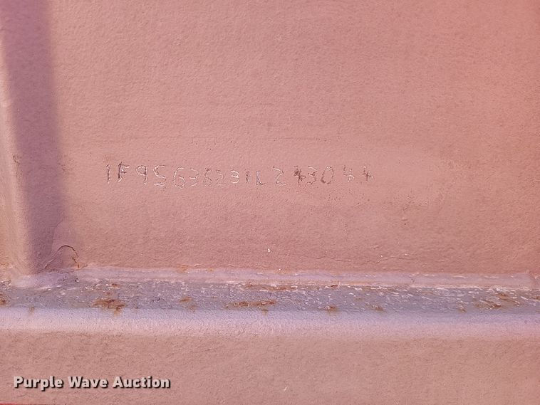 image for item DO4721 2002 Field Master  grain trailer