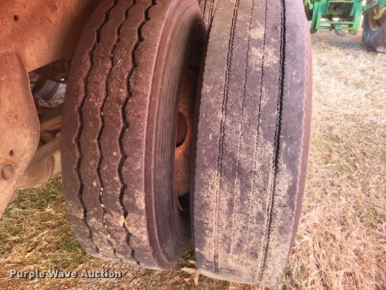 image for item DO4721 2002 Field Master  grain trailer