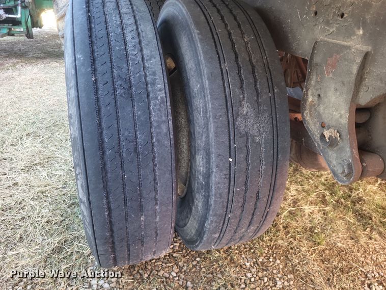 image for item DO4721 2002 Field Master  grain trailer