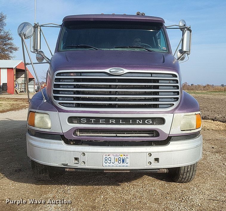 image for item DO4722 2001 Sterling  semi truck