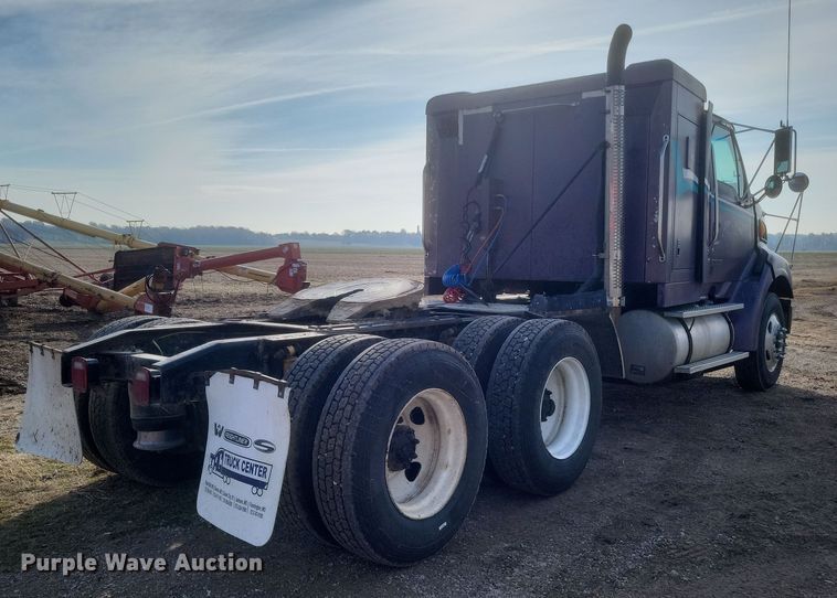 image for item DO4722 2001 Sterling  semi truck