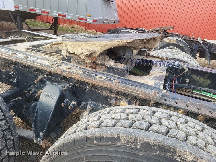 image for item DO4722 2001 Sterling  semi truck