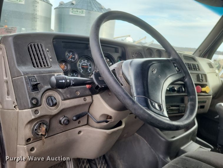 image for item DO4722 2001 Sterling  semi truck