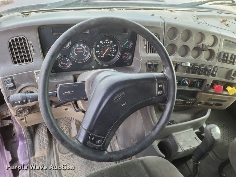 image for item DO4722 2001 Sterling  semi truck