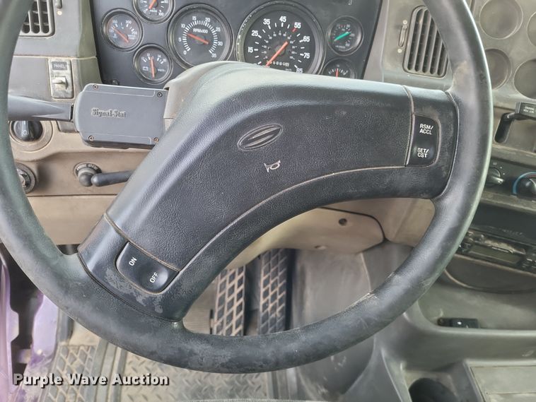 image for item DO4722 2001 Sterling  semi truck