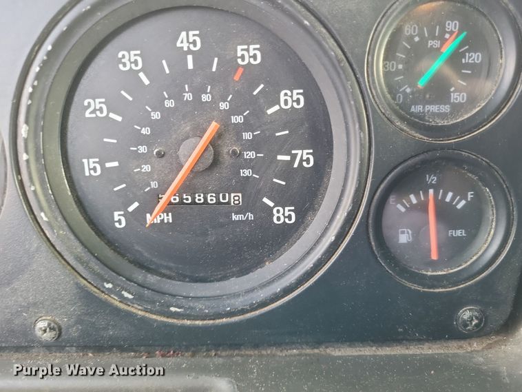 image for item DO4722 2001 Sterling  semi truck