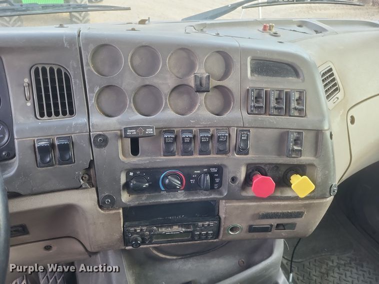 image for item DO4722 2001 Sterling  semi truck