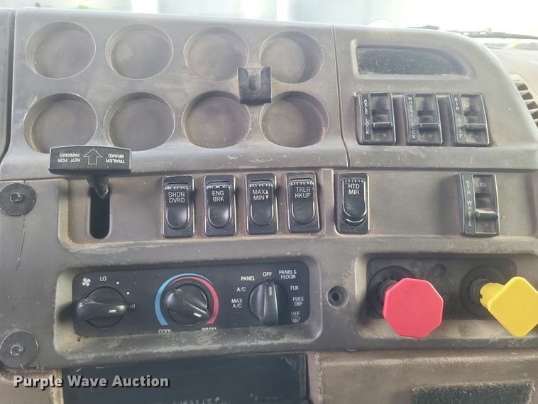 image for item DO4722 2001 Sterling  semi truck