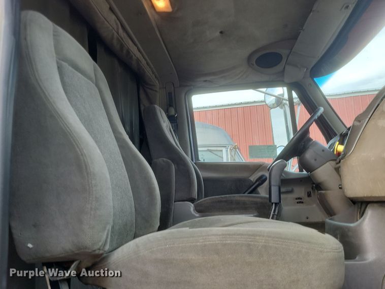 image for item DO4722 2001 Sterling  semi truck