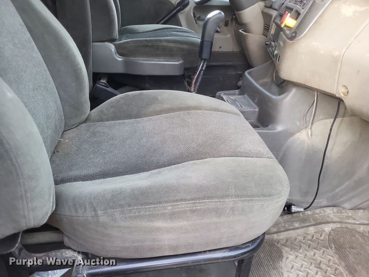 image for item DO4722 2001 Sterling  semi truck