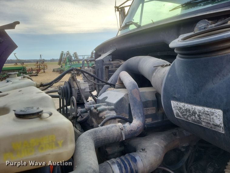 image for item DO4722 2001 Sterling  semi truck