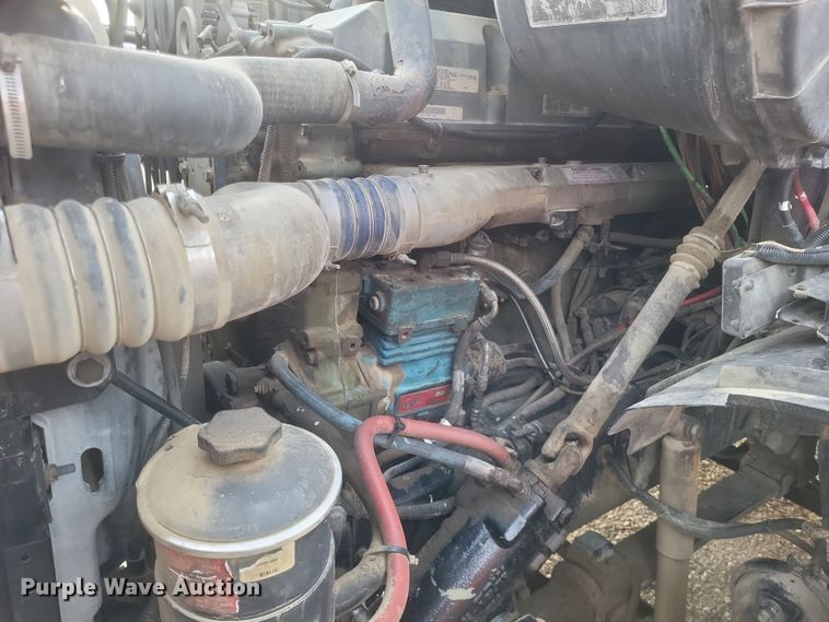 image for item DO4722 2001 Sterling  semi truck