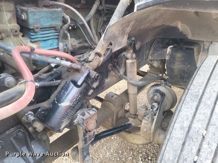 image for item DO4722 2001 Sterling  semi truck