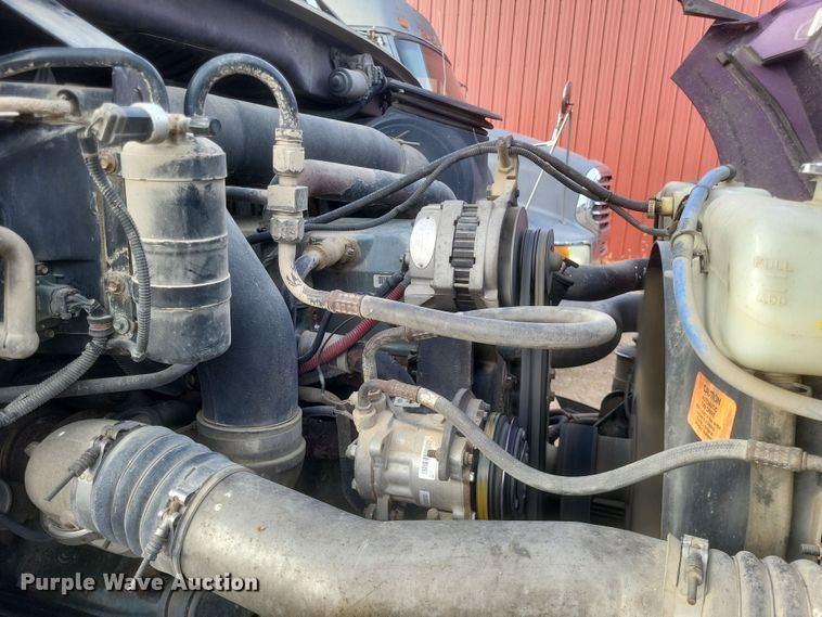 image for item DO4722 2001 Sterling  semi truck