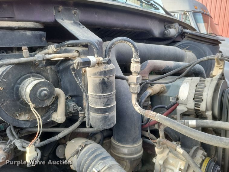 image for item DO4722 2001 Sterling  semi truck